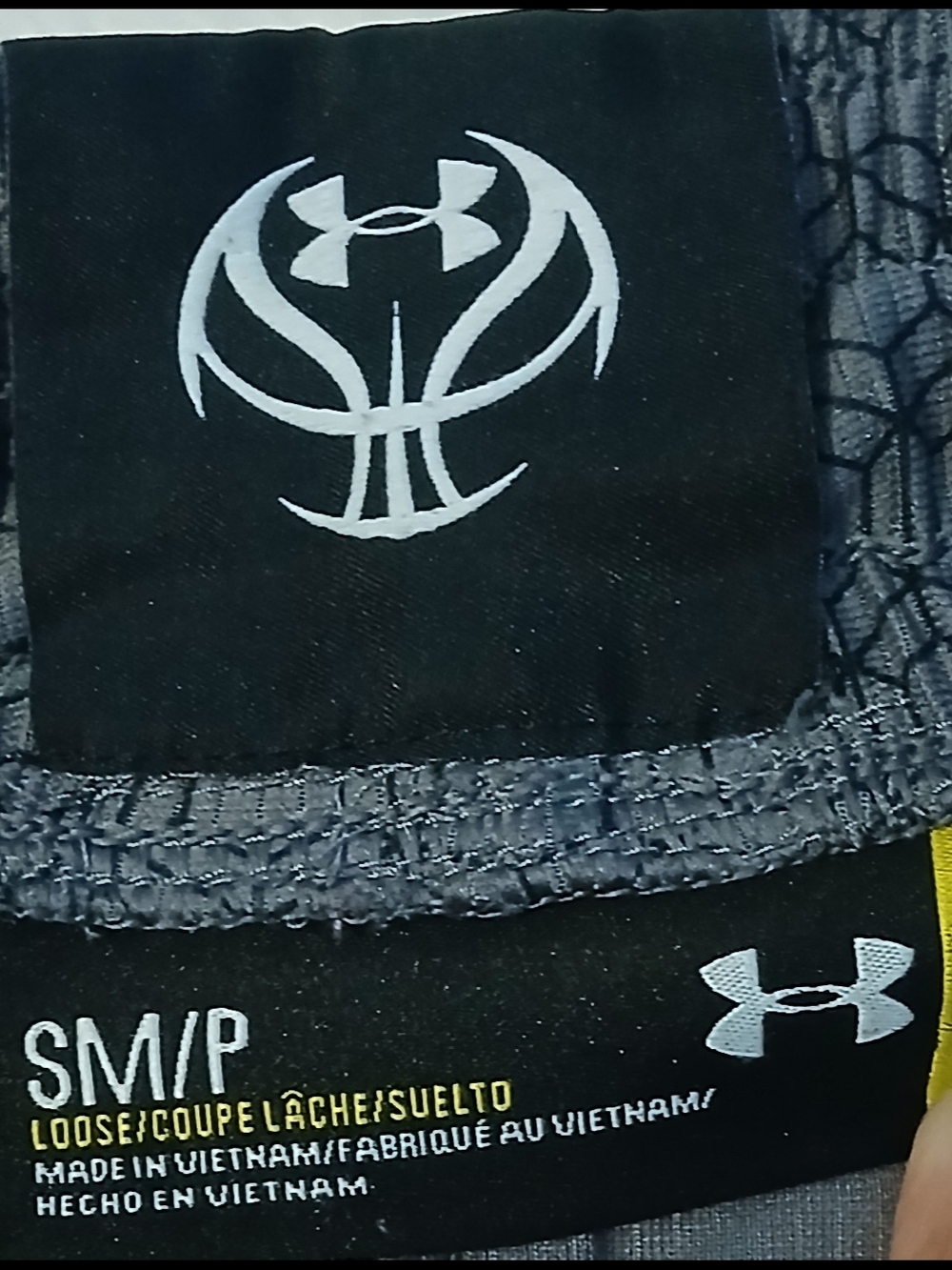 Under Armour Men's Grey Patterned Athletic Shorts with Black Side Panels - Picture 2 of 4